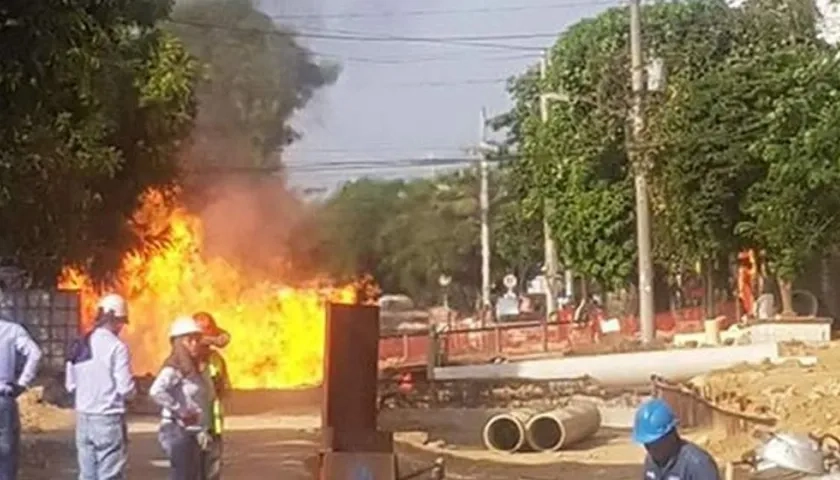 El incendio generó pánico en la calle 54 con carrera 39.