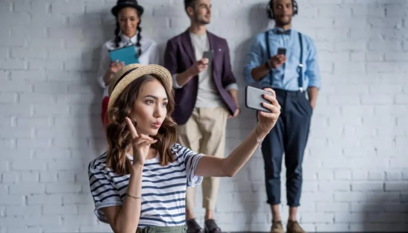 Los jóvenes buscan ser aceptados en redes.