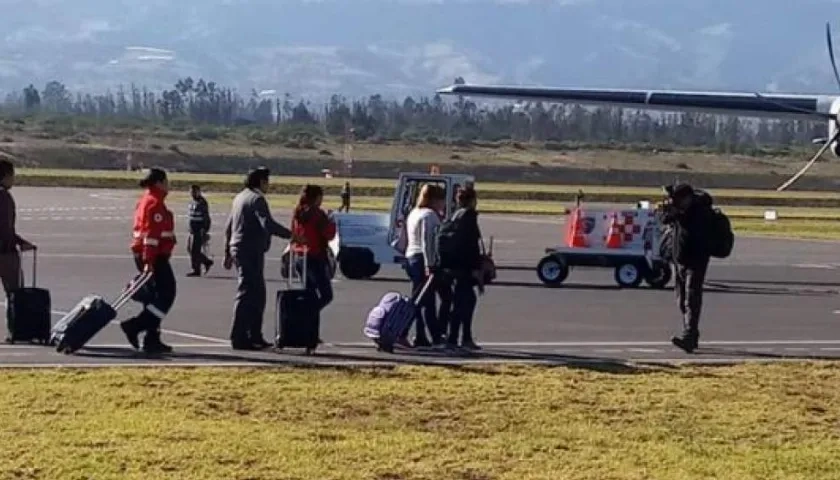  Ana Velasco, hermana de Katty con sus familiares, inicia viaje a Colombia.