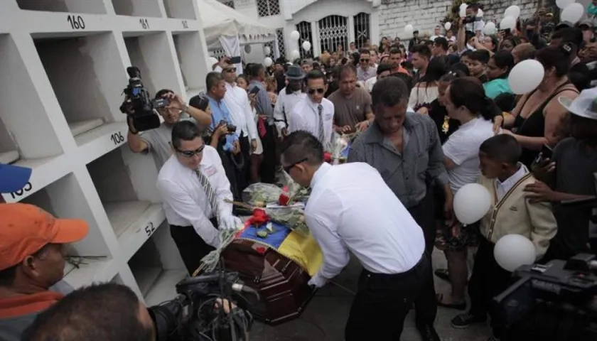 Óscar Villacís y Katty Velasco, fueron sepultados este domingo en Ecuador.
