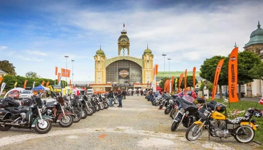 Exhibición de Harley-Davidson en Praga.