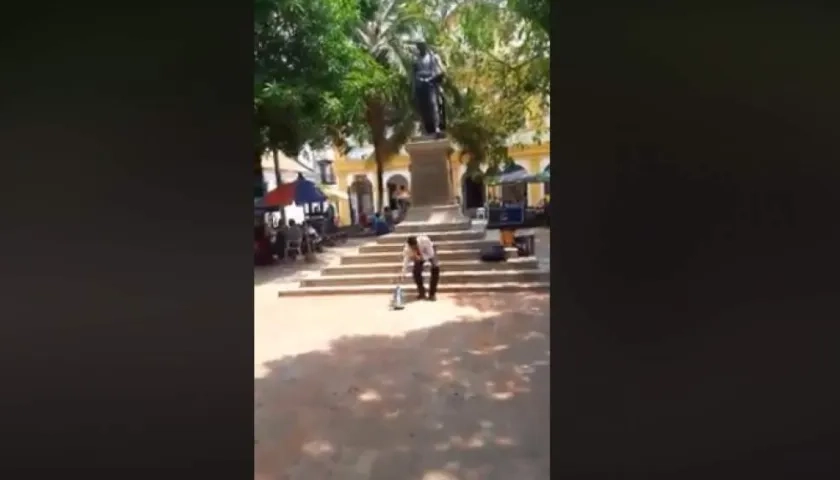 El pastor Elías Ospino Gascón durante el acto que hizo público.