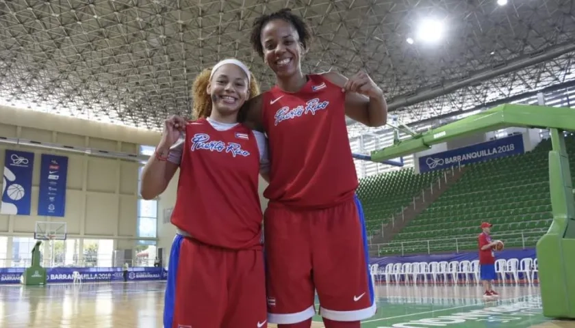 Dayshalee Salaman y Marie Plácido.