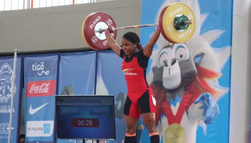 Nathalia Llamosa en uno de sus levantamientos. 