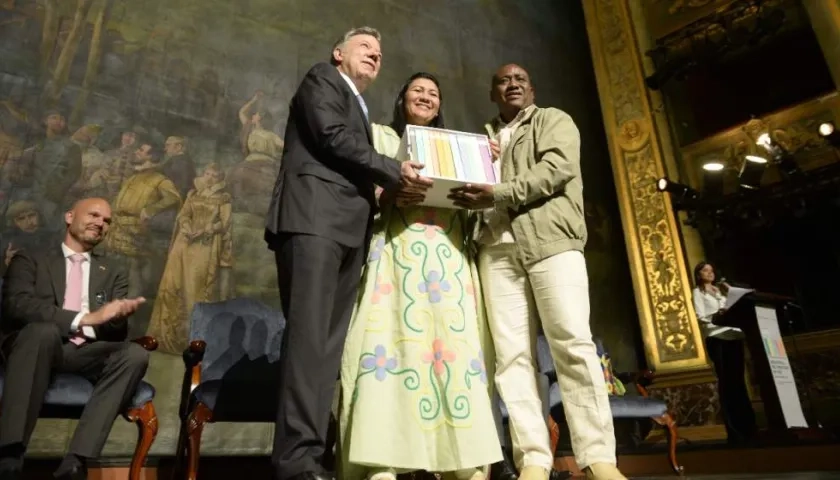 Es la memoria histórica de los siete años de conversaciones exploratorias y públicas entre delegados del Gobierno  y las Farc.