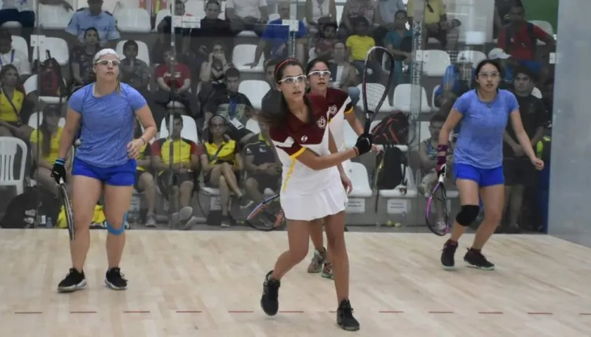 Las deportistas nacionales despacharon rápido a sus contrincantes.