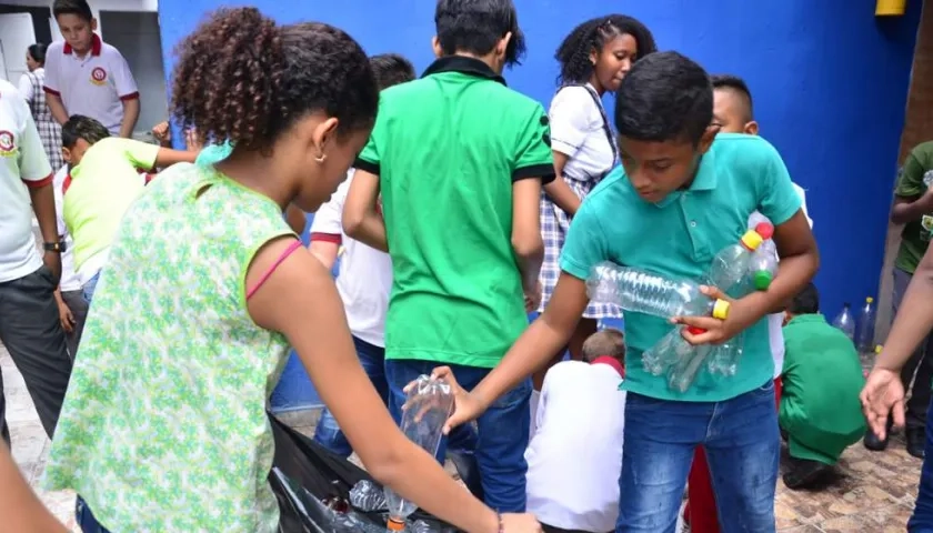 Estudiantes soledeños en la iniciativa Green Day.