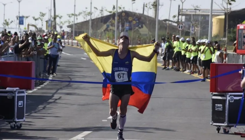 Jeison Suárez ganó la medalla de oro en maratón.