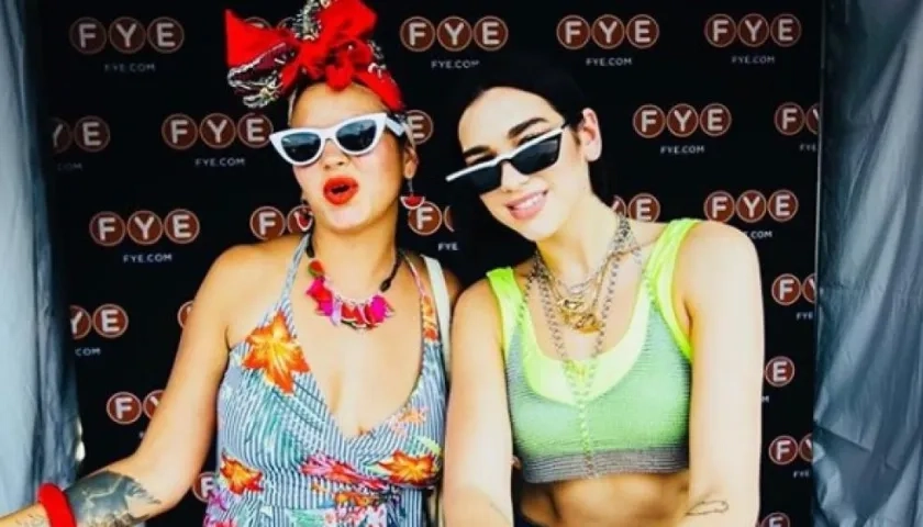 La cantante samaria Li Saumet y Dua Lipa.