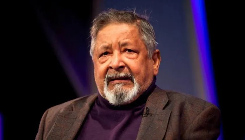 Vidiadhar Surajprasad Naipaul (V.S. Naipaul).