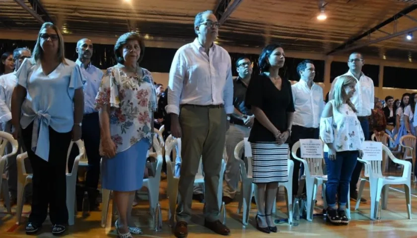La secretaria de Educación, Bibiana Rincón; Nancy Murgas, del Consejo Directivo del Banco de la República; el Procurador General, Fernando Carrillo; la rectora del Colegio Marymount, Anabella Martínez y la exalcaldesa Elsa Noguera. 