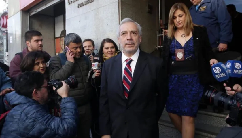 Personal de la Brigada de Delitos Sexuales de la PDI llegó hasta la sede de la Conferencia Episcopal en Chile.