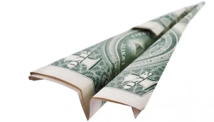 El dólar cerró en 3.050 pesos colombianos.