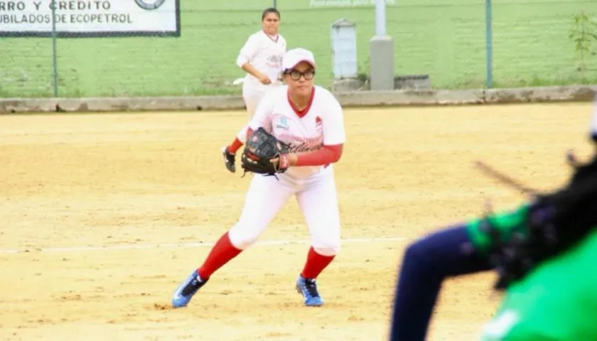 Wendy Mejía debió colgar la jabalina de momento, para dedicarse al softbol. 
