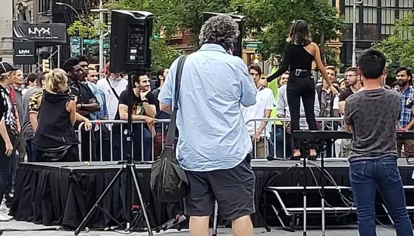 Natasha, la mujer de la convocatoria, en la tarima.