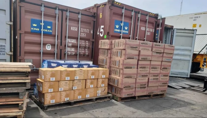Contenedor con cigarrillos y licores por un valor aproximado a los mil 750 millones de pesos
