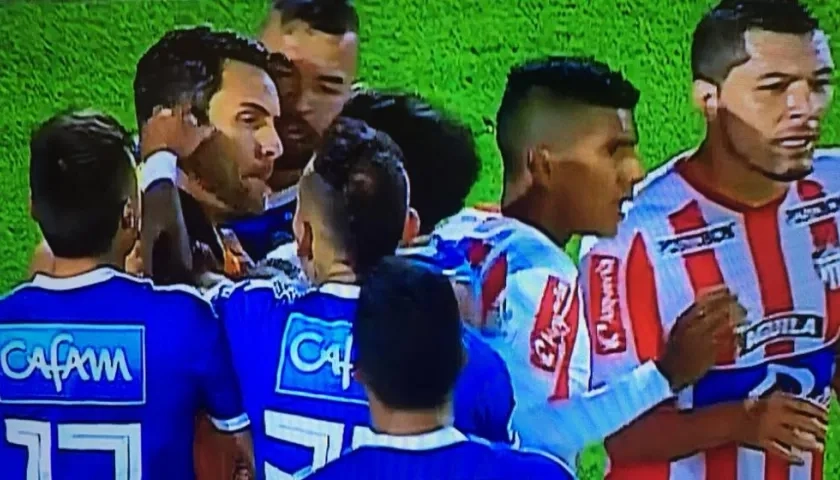 Agresión de Juan Domínguez a Sebastián Viera.