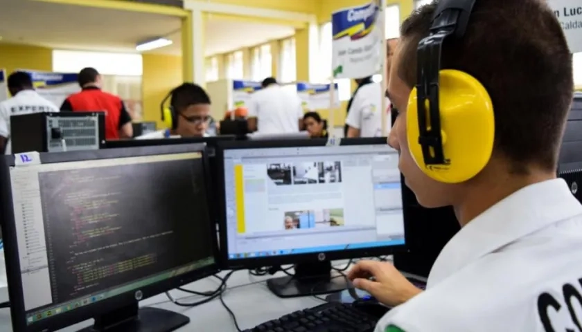 Jóvenes se entrenan para SENASOFT 2018 que se realizará los días miércoles y jueves en Barranquilla.