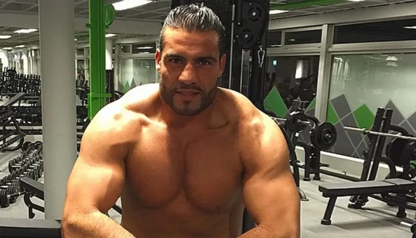  Manuel Charr, campeón mundial de peso pesado de la Asociación Mundial de Boxeo (AMB). E