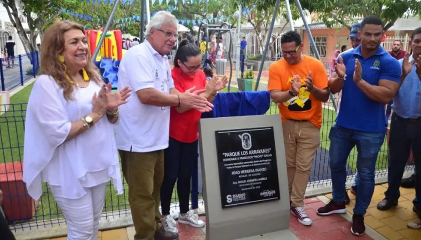 Alcalde de Soledad, Joao Herrera, y la primera gestora social del municipio, Alba Olaya