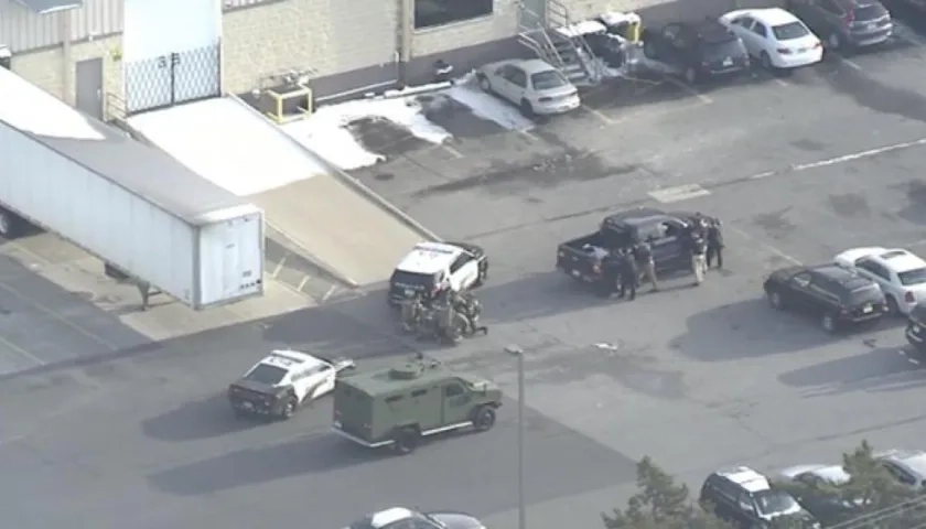 El suceso provocó el cierre de negocios, locales e incluso escuelas de alrededor.