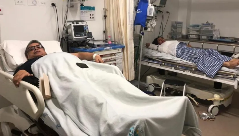 El gerente de la ESE Cari, Ulahy Beltrán y la exgerente Rocío Gamarra.