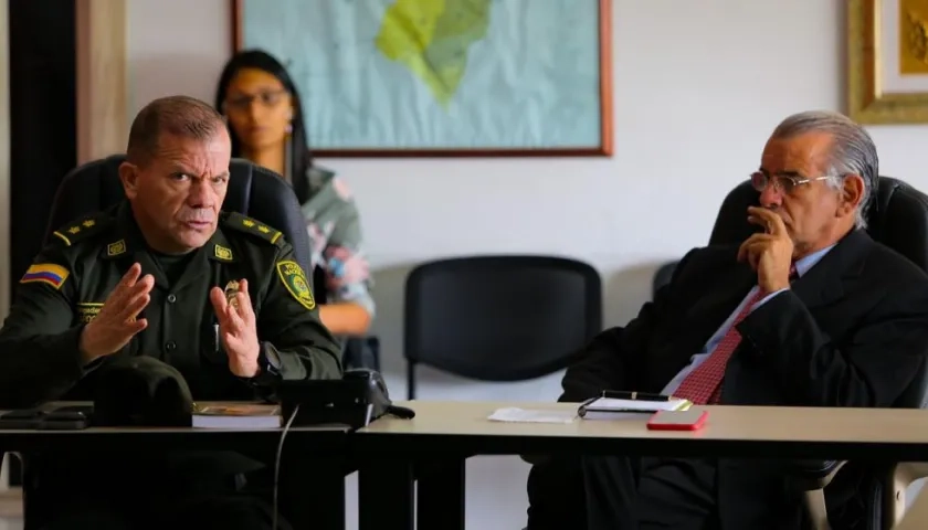 Comandante de la Policía y Gobernador de Atlántico.