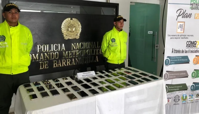 Los celulares recuperados por la Policía.
