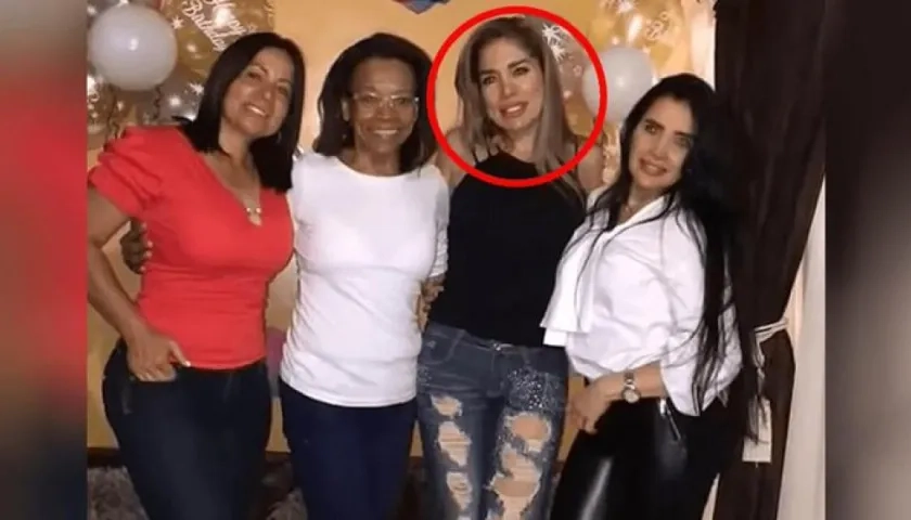 Tatiana Oliveros (círculo) y Aida Merlano (derecha).