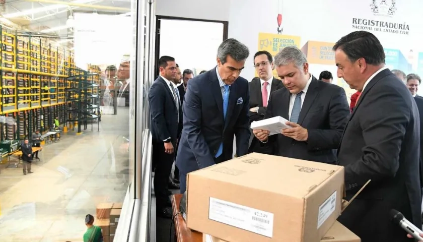 El Presidente Duque en Centro de Operaciones Diamante (CODI) de la Registraduría Nacional.