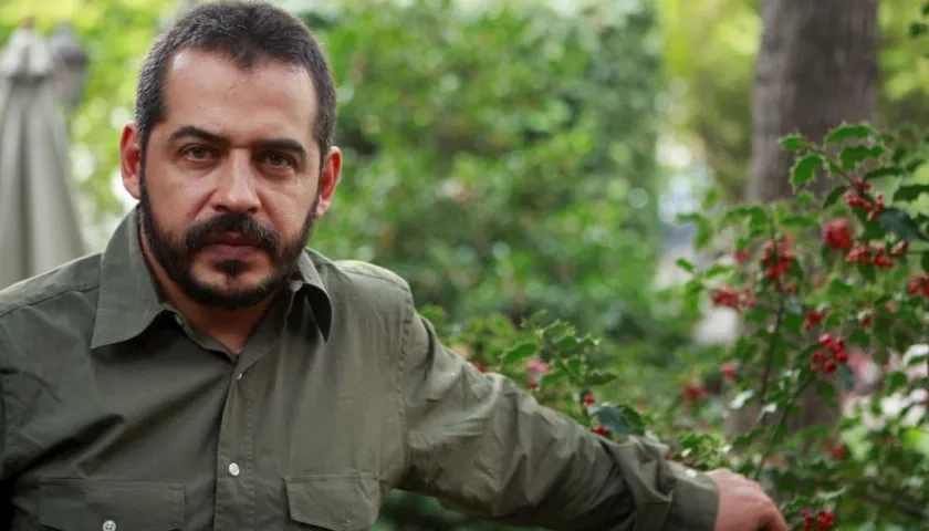 El escritor colombiano Mario Mendoza.