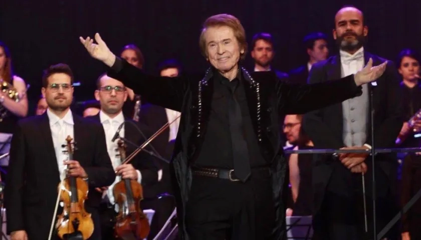 El cantante Raphael.