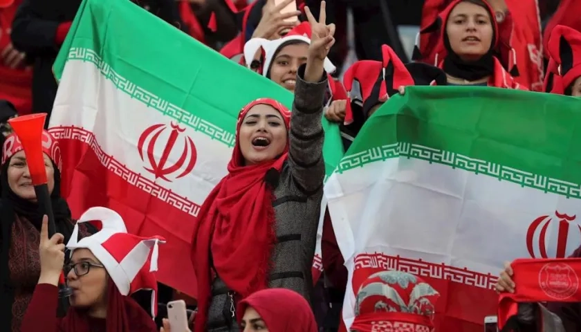 Mujeres en los estadios.