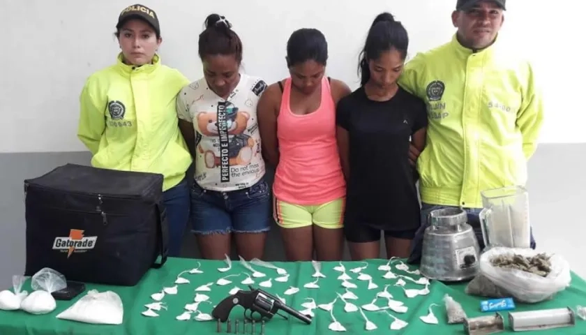 Integrantes de la banda  'Los Hippies', capturadas.