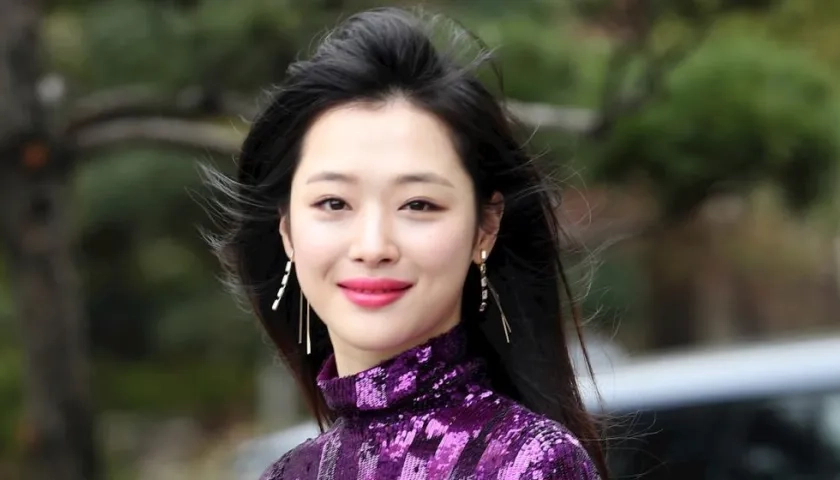 Sulli, cantante de K-pop.