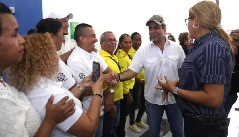 El Alcalde Alejandro Char y la secretaria de Salud, Alma Solano.