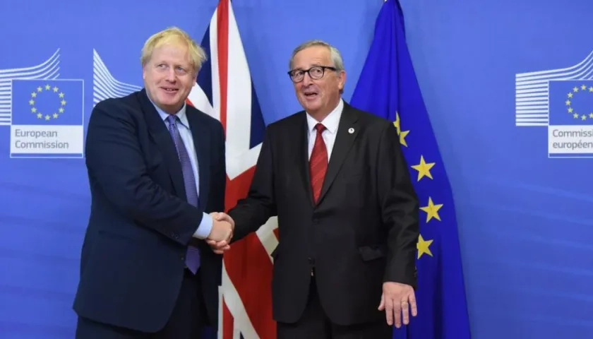 El primer ministro británico, Boris Johnson, y  el presidente de la Comisión Europea, Jean-Claude Juncker.