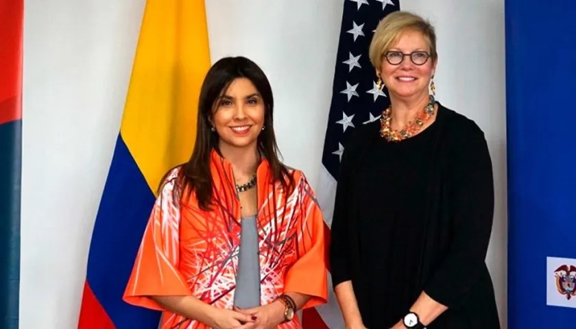 María Victoria Angulo y Diane Jones.