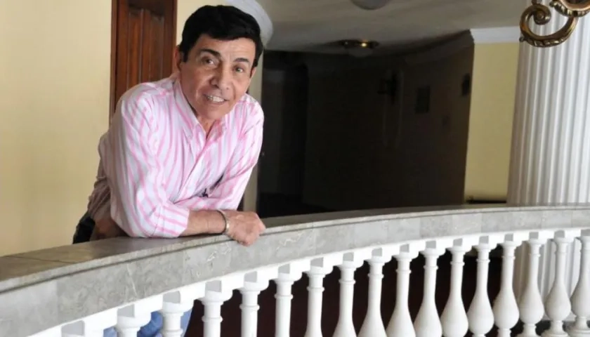 El artista colombiano Jaime Manzur.