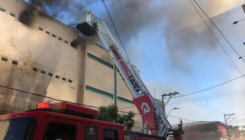 El incendio se inició pasada la una de la tarde