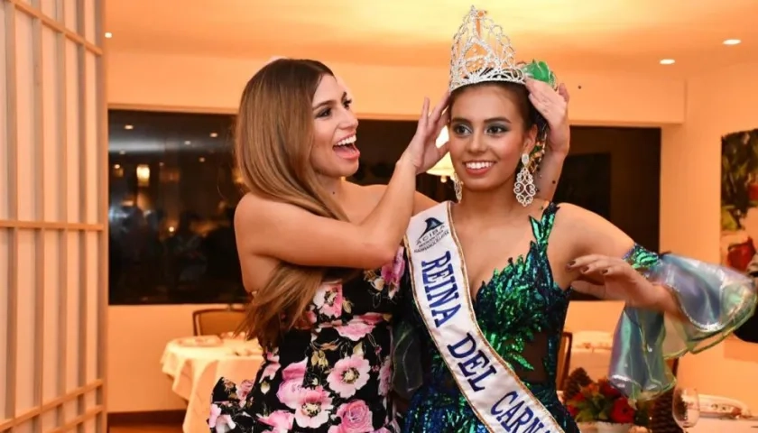 Isabella Chams (Reina del Carnaval de Barranquilla 2020) y Salomé Ospina (Reina del Carnaval de Aciba).
