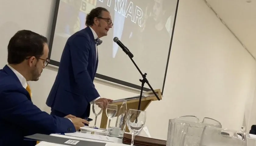 Juan De Dios Crespo dictó una conferencia dirigida a entidades deportivas y a jugadores de fútbol.