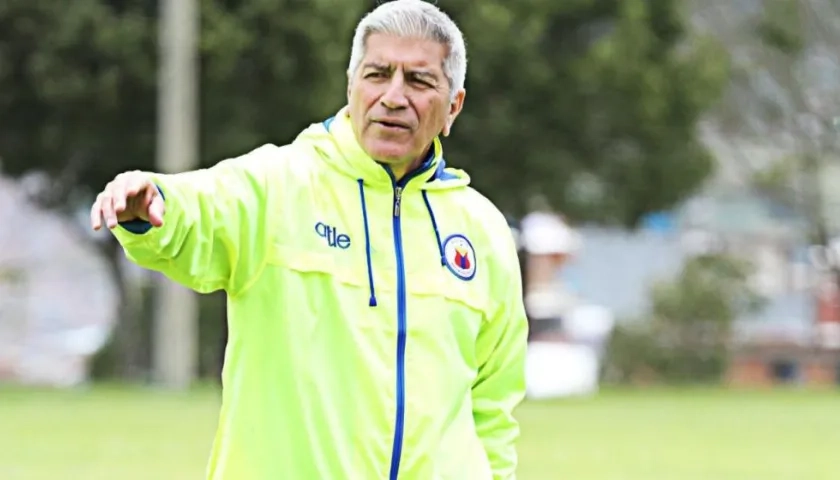 Octavio Zambrano, técnico ecuatoriano. 
