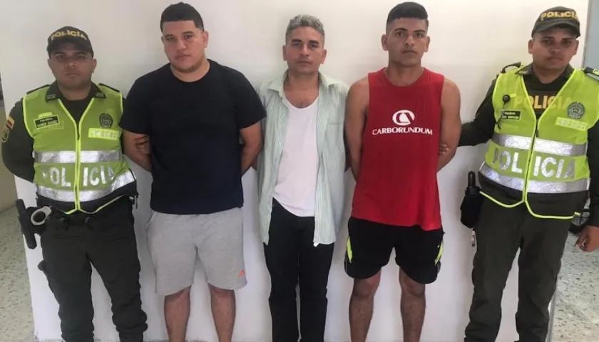 Los tras capturados por los hechos en Los Almendros III etapa.