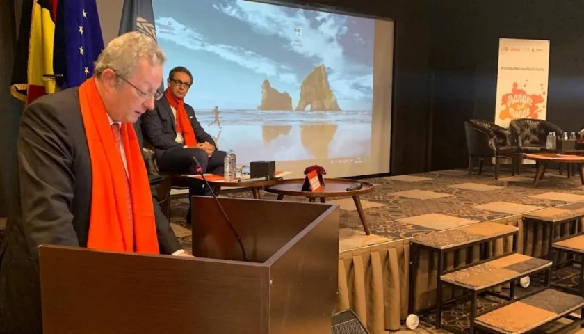 Foro que analizó problema de matrimonios: un 44 % de esos matrimonios precoces se celebran en medios urbanos.