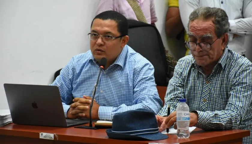 Abogados Bladimir Cuadros y Noé Gómez Martínez, durante la audiencia.