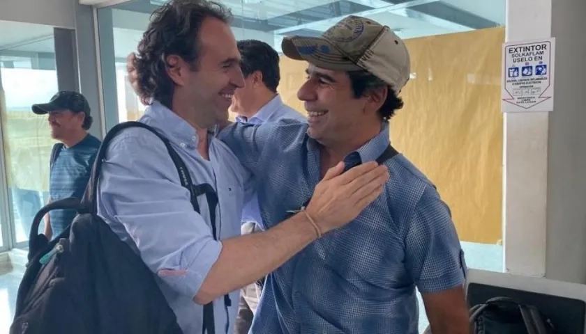 Alcade de Medellín saluda al Alcalde de Barranquilla, Alejandro Char, en Neiva.