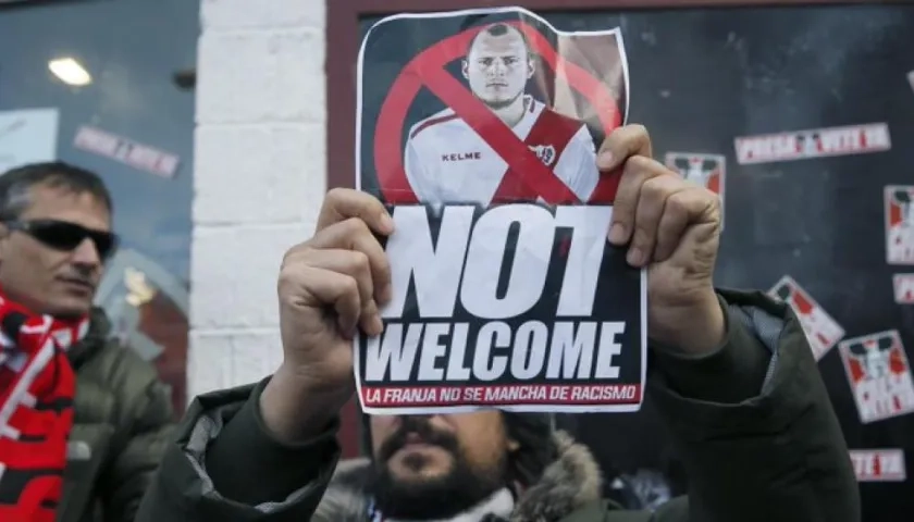 Afiches en contra del ucraniano.