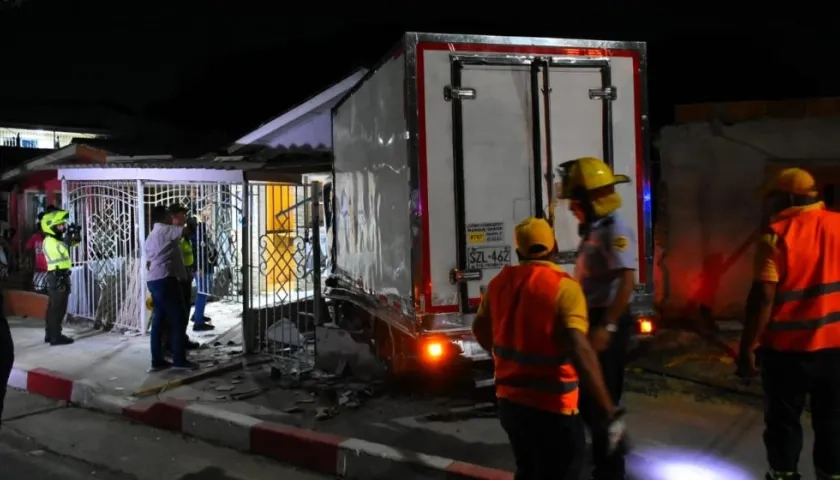 Camión que chocó contra casa en La Manga.