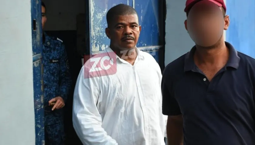 Gimy Chapman tras salir en la tarde de este martes de la Cárcel Modelo de Barranquilla.